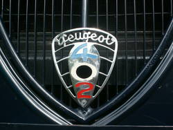 Peugeot 402 Emblem